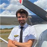 Étudiant pilote de ligne offre des cours particuliers tous niveaux, de la primaire au lycée